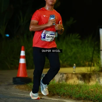 Runner Photo 8408295