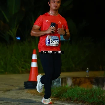 Runner Photo 8408297