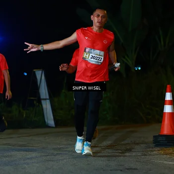Runner Photo 8408305