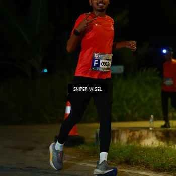 Runner Photo 8408669