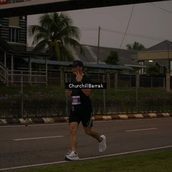 Runner Photo 8408938