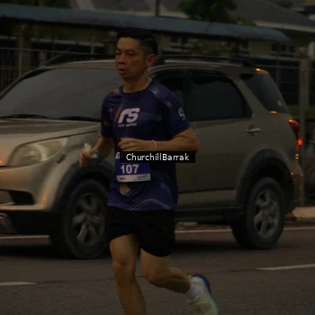 Runner Photo 8408944
