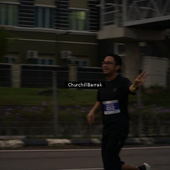 Runner Photo 8408957