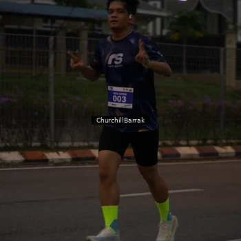 Runner Photo 8408986