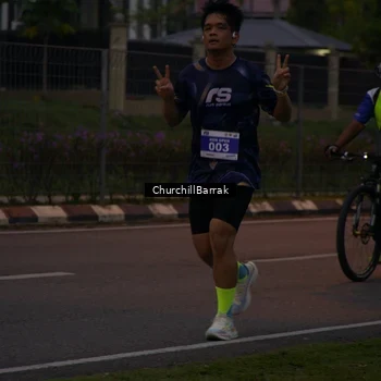Runner Photo 8408990