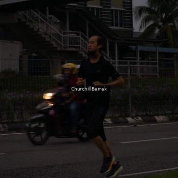 Runner Photo 8409006