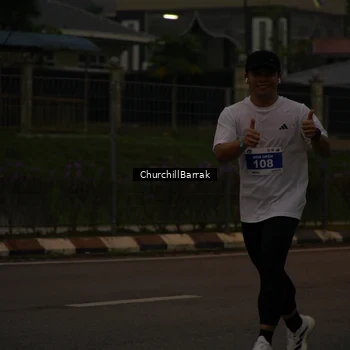 Runner Photo 8409085