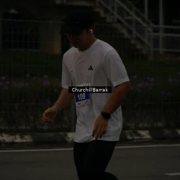 Runner Photo 8409087