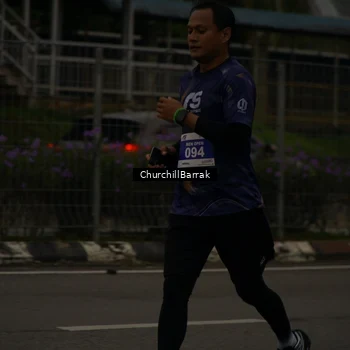 Runner Photo 8409098