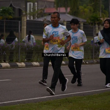 Runner Photo 8409750