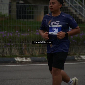Runner Photo 8409801