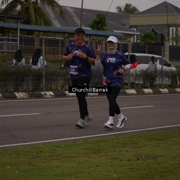 Runner Photo 8409898
