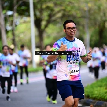 Runner Photo 8411005