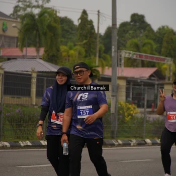Runner Photo 8411008