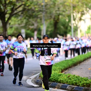 Runner Photo 8411012