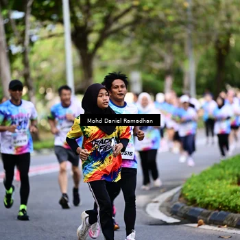 Runner Photo 8411073