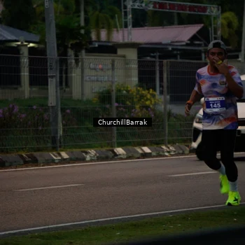 Runner Photo 8411074