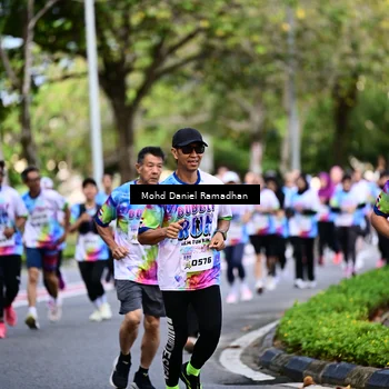 Runner Photo 8411089
