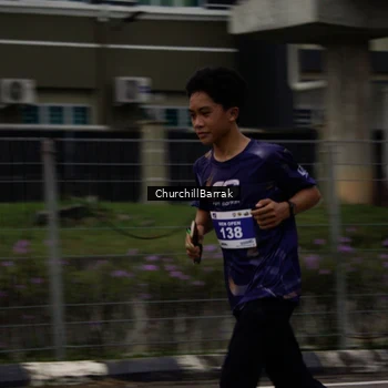 Runner Photo 8411100