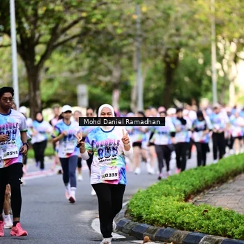 Runner Photo 8411104