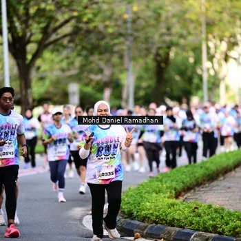 Runner Photo 8411105