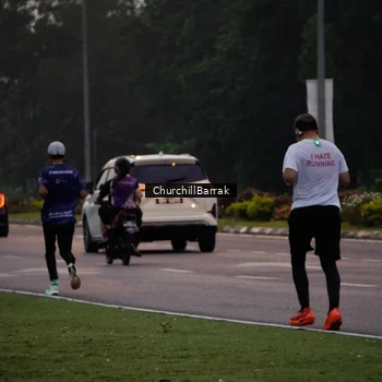 Runner Photo 8411112