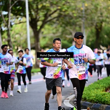 Runner Photo 8411118