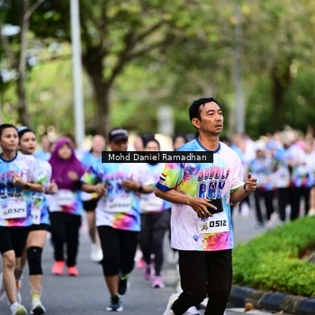 Runner Photo 8411192