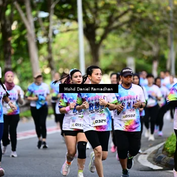 Runner Photo 8411200
