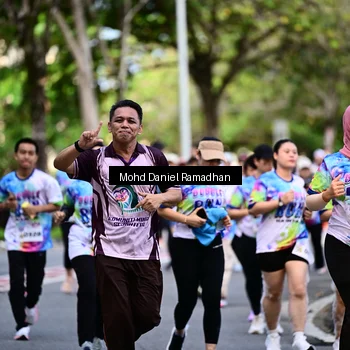 Runner Photo 8411244