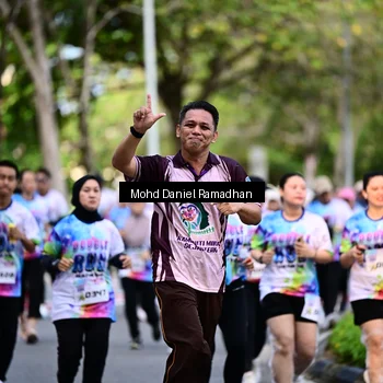 Runner Photo 8411253