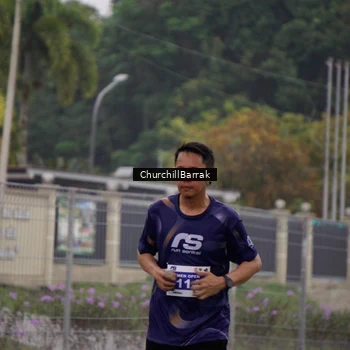 Runner Photo 8411264
