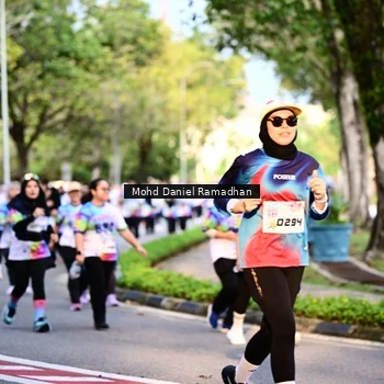 Runner Photo 8411563