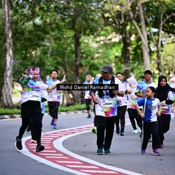 Runner Photo 8411679