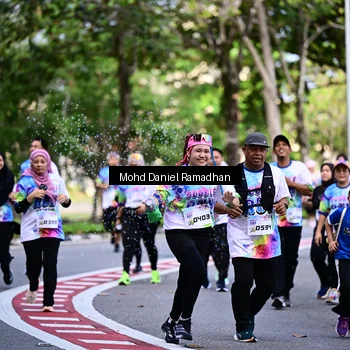 Runner Photo 8411698