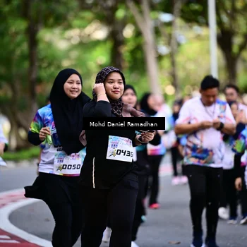 Runner Photo 8411735