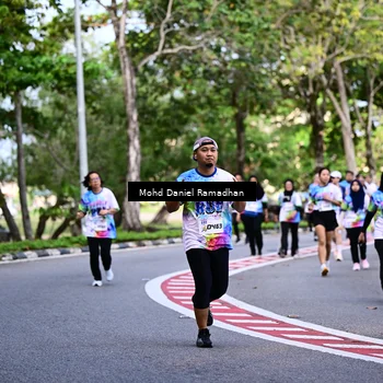 Runner Photo 8411771