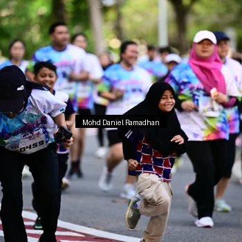 Runner Photo 8412026