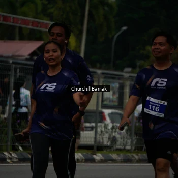 Runner Photo 8412056