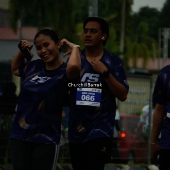 Runner Photo 8412064