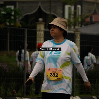 Runner Photo 8412067