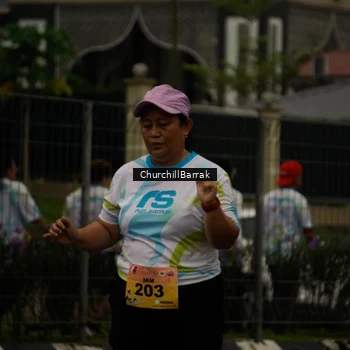 Runner Photo 8412069