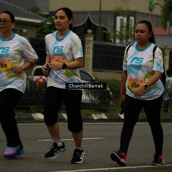 Runner Photo 8412109