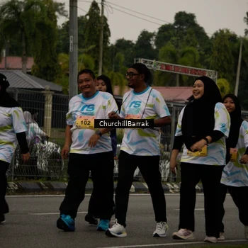 Runner Photo 8412110