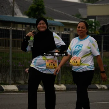 Runner Photo 8412203