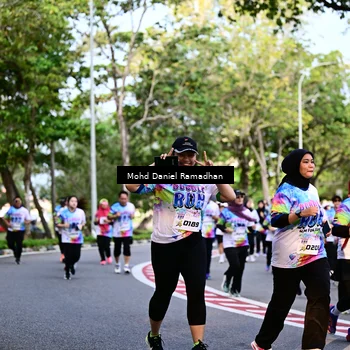 Runner Photo 8412206