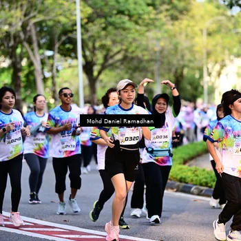 Runner Photo 8412305