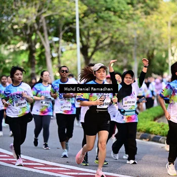 Runner Photo 8412307