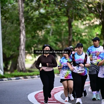 Runner Photo 8412384