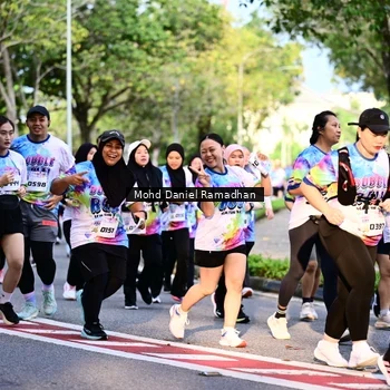 Runner Photo 8412400
